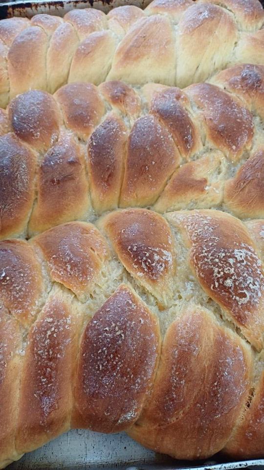 Tranças de pão caseiro douradas